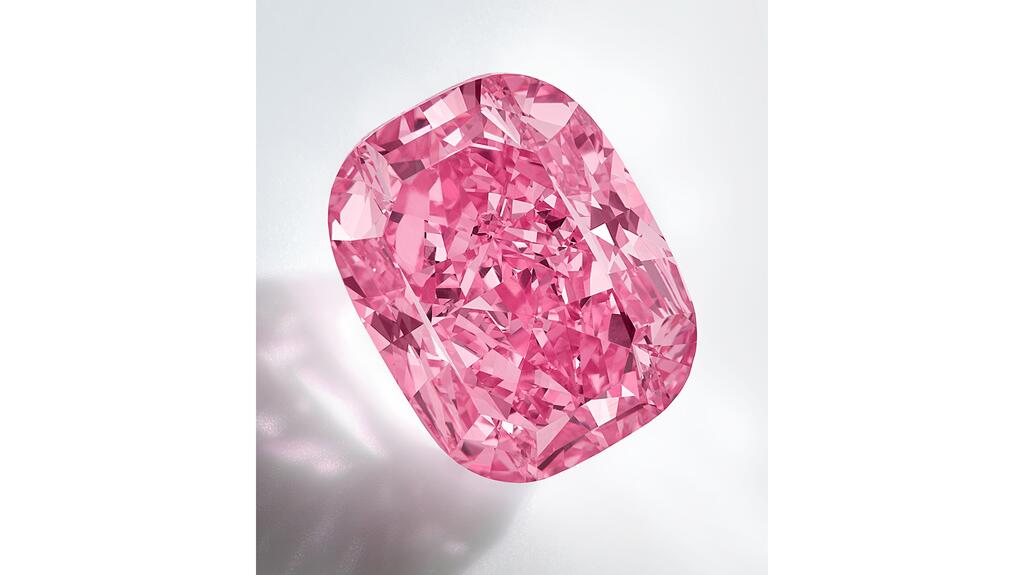 “The Eternal Pink,” a fancy purplish-pink diamond weighing more than 10 carats, set a new record for the color grade, far surpassing the past marker of $19.9 million set by a 10.64-carat fancy vivid purplish- pink diamond at Sotheby’s Hong Kong in 2019. The Eternal Pink diamond